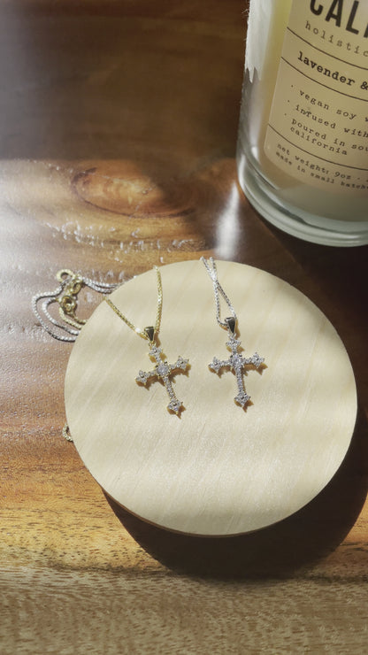 GLORIA CROSS NECKLACE