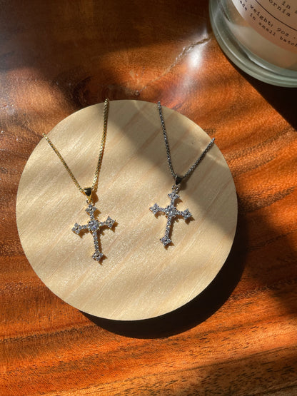 GLORIA CROSS NECKLACE
